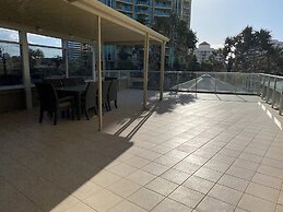 Hi Surf Beachfront Resort Apartments