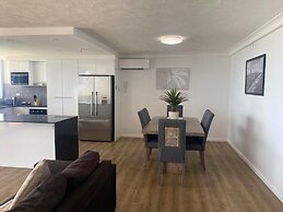 Hi Surf Beachfront Resort Apartments