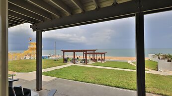 Driftwood Beach Motel