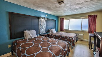 Driftwood Beach Motel