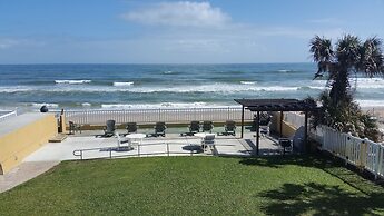 Driftwood Beach Motel