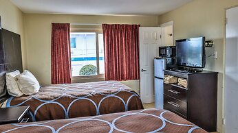 Driftwood Beach Motel