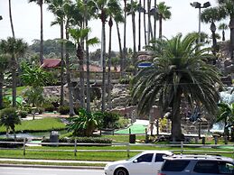 Driftwood Beach Motel