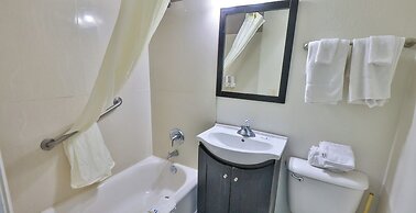 Driftwood Beach Motel