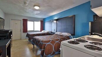 Driftwood Beach Motel