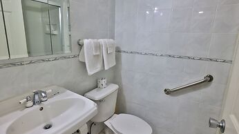 Driftwood Beach Motel