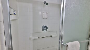 Driftwood Beach Motel