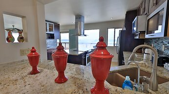 Driftwood Beach Motel