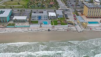 Driftwood Beach Motel
