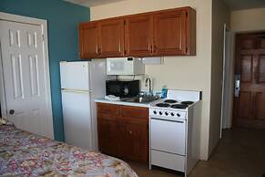 Driftwood Beach Motel