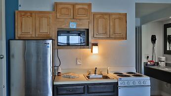 Driftwood Beach Motel