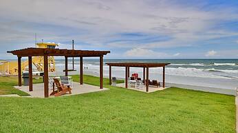 Driftwood Beach Motel