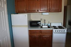 Driftwood Beach Motel