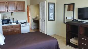 Driftwood Beach Motel