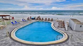 Driftwood Beach Motel