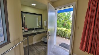 Driftwood Beach Motel