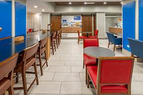 Holiday Inn Express Hotel & Suites Salisbury - Delmar by IHG