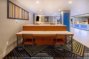 Holiday Inn Express Hotel & Suites Salisbury - Delmar by IHG