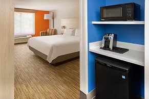 Holiday Inn Express Hotel & Suites Salisbury - Delmar by IHG