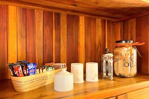 Centurion Golf Suites Boca Walk