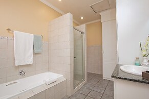 Centurion Golf Suites Boca Walk