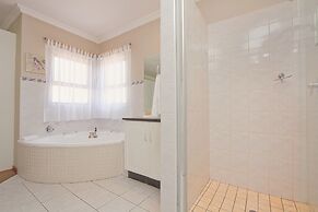 Centurion Golf Suites Boca Walk