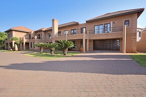 Centurion Golf Suites Boca Walk