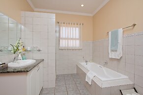 Centurion Golf Suites Boca Walk