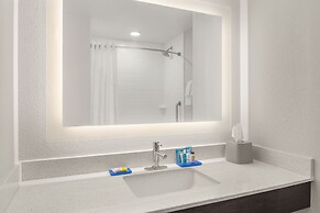 Holiday Inn Express & Suites Hardeeville - Hilton Head by IHG