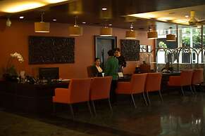 MiCasa All Suite Hotel