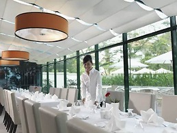 MiCasa All Suite Hotel