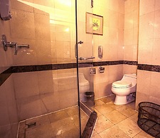 Guilin Lijiang Waterfall Hotel