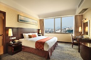 Guilin Lijiang Waterfall Hotel