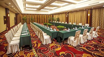 Guilin Lijiang Waterfall Hotel