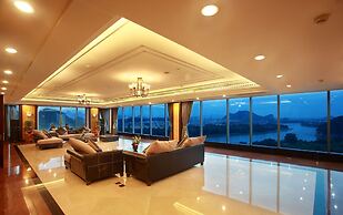 Guilin Lijiang Waterfall Hotel