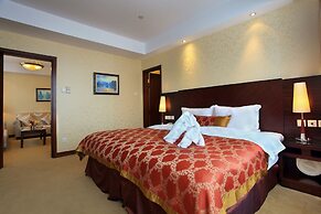 Guilin Lijiang Waterfall Hotel