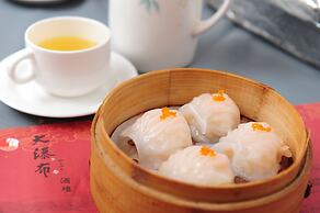 Guilin Lijiang Waterfall Hotel