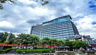 Guilin Lijiang Waterfall Hotel