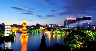 Guilin Lijiang Waterfall Hotel