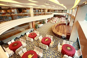 Guilin Lijiang Waterfall Hotel