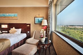 Guilin Lijiang Waterfall Hotel