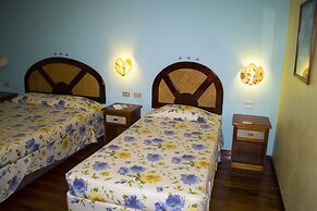 Lands in Love Hotel