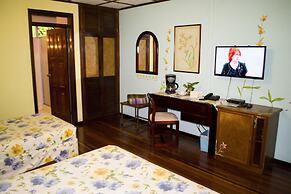 Lands in Love Hotel