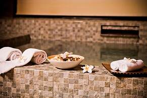 The Loft Seaside Suites