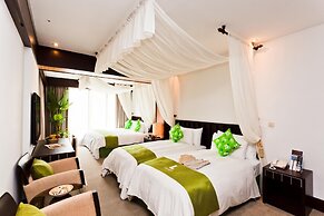 The Loft Seaside Suites