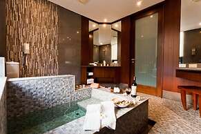 The Loft Seaside Suites