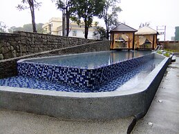 The Loft Seaside Suites