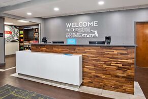 Hampton Inn & Suites - Cape Coral/Fort Myers Area, FL