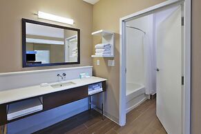 Hampton Inn Commerce Novi