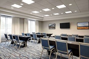 La Quinta Inn & Suites by Wyndham Springfield Airport Plaza